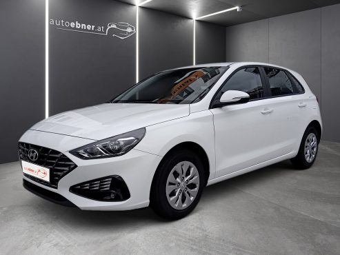 Hyundai i30 1,5 DPI i-Line bei Autohaus Ebner in 