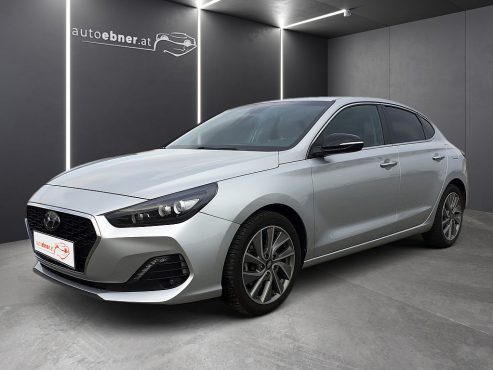 Hyundai i30 Fastback 1,0 T-GDi Premium bei Autohaus Ebner in 